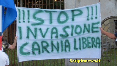 Manifestazione a Tolmezzo contro i migranti all'ex Caserma Cantore